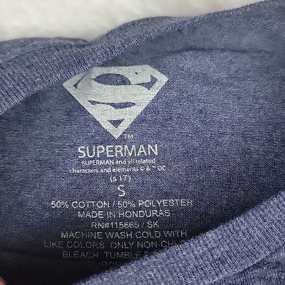 ‎SUPERMAN Tee Shirt [SIZE SMALL] - Picture 3 of 3